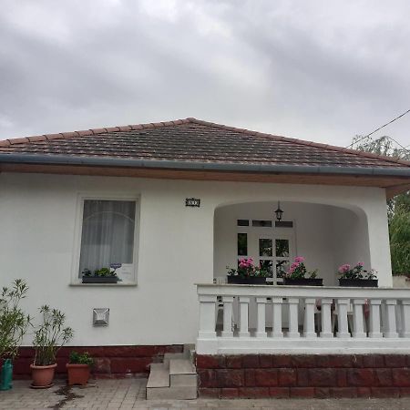 Anna Villa Balatonlelle Exterior photo